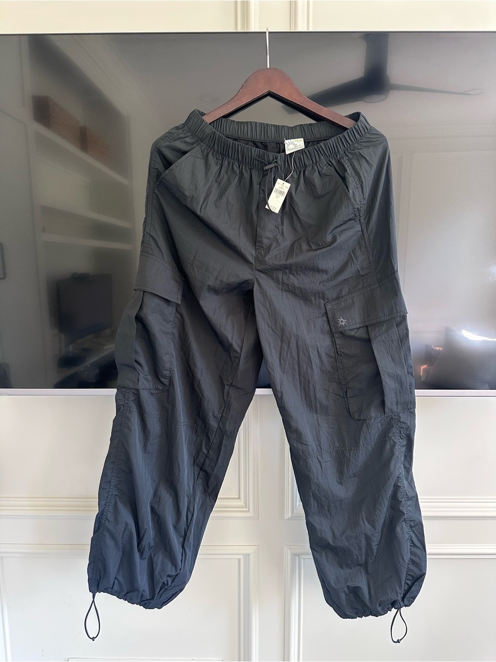 NWT OFFLINE by Aerie Black Parachute Cargo Pants Size Small $78